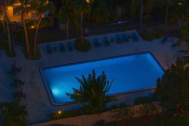 $225,000 | 465 East Waverly Place, Unit 8B, Vero Beach, FL 32960