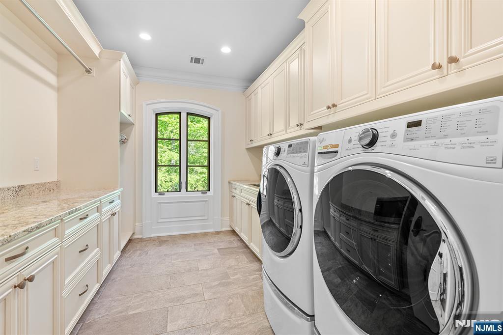 1 Sandstone Ridge Upper Saddle River, NJ 07458 - Photo 24 of 48