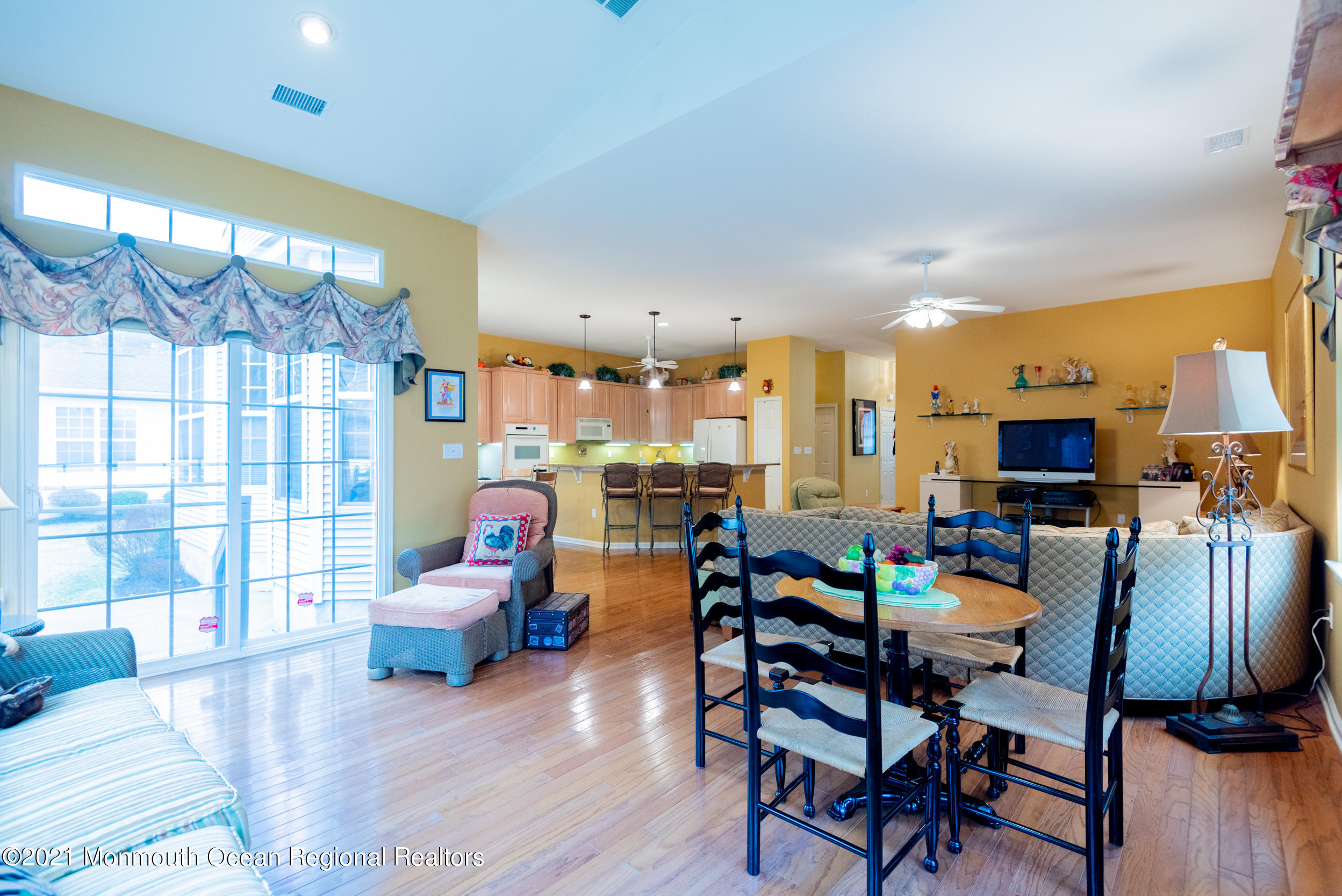 44 Park Ridge Way Jackson, NJ 08527 - Photo 12 of 39 Sitting 2