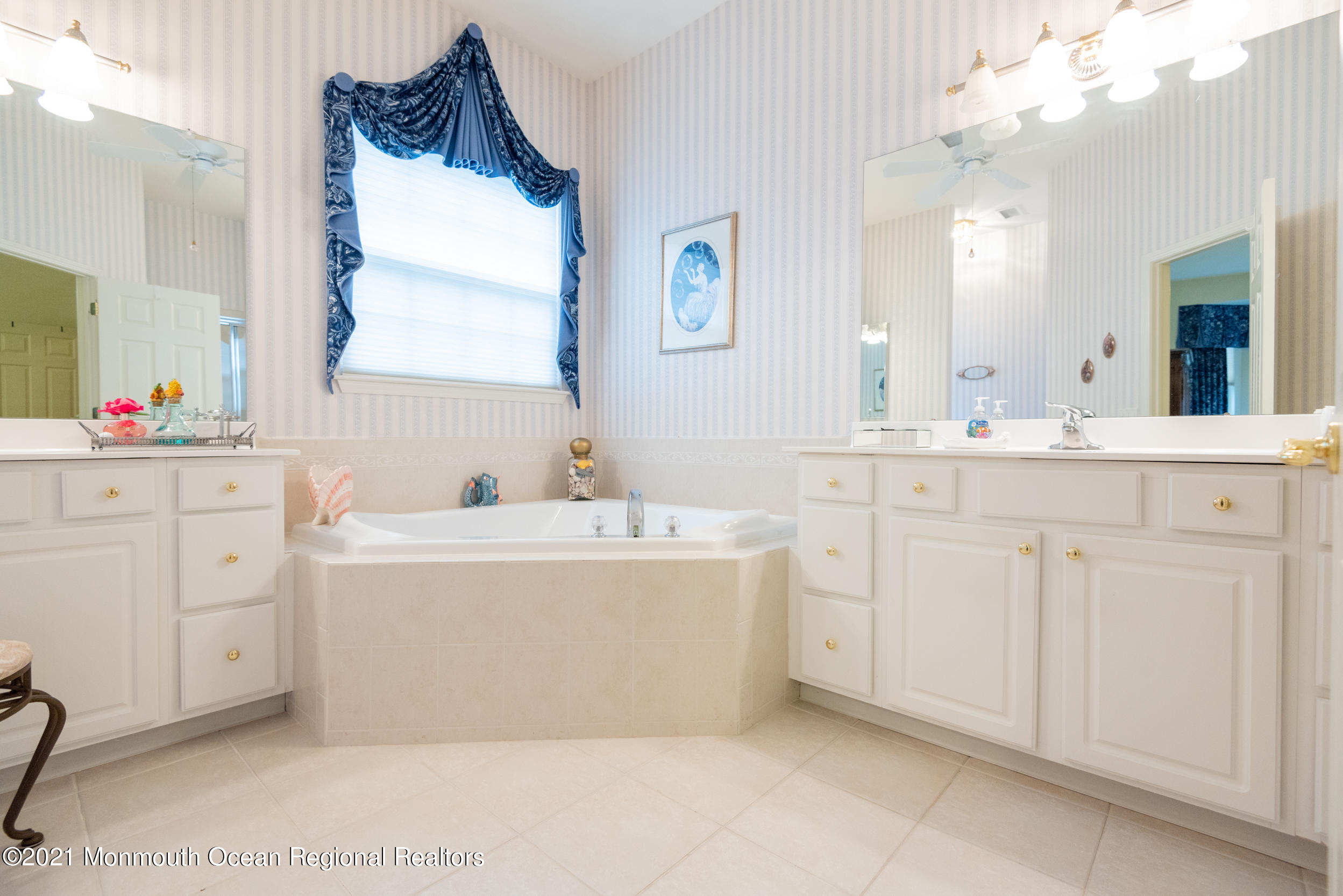 44 Park Ridge Way Jackson, NJ 08527 - Photo 26 of 39 Master Bath 1