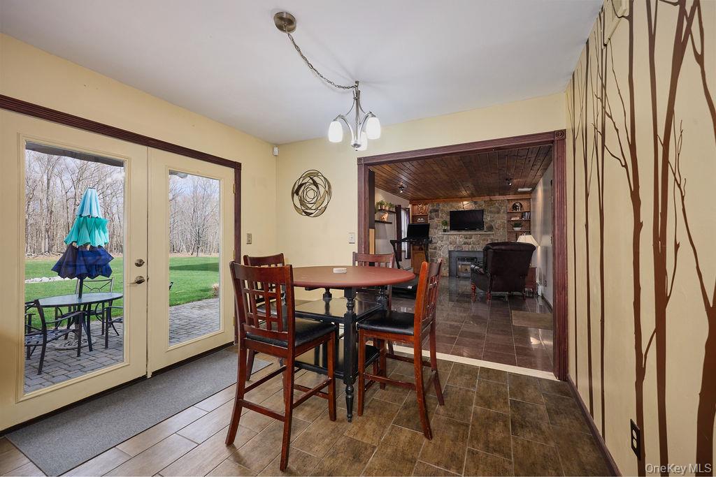180 Ridge Drive Middletown, NY 10940 - Photo 16 of 43 Breakfast nook