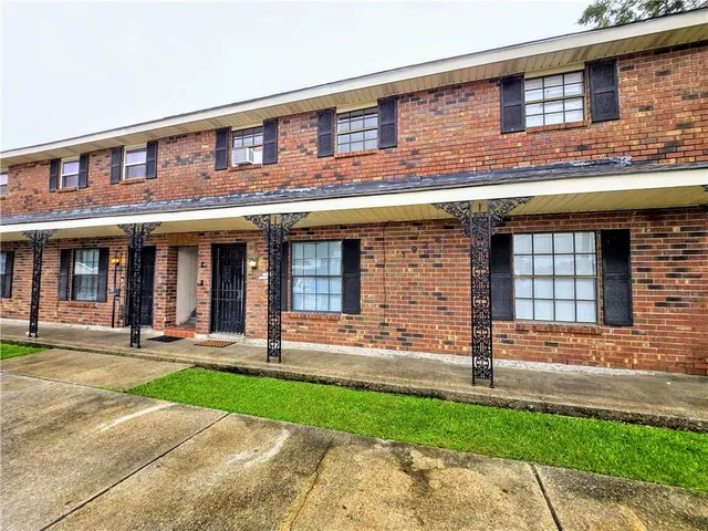 $1,100 | 1924 Tusa Drive, Unit A, Violet, LA 70092