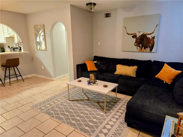 $1,100 | 1924 Tusa Drive, Unit A, Violet, LA 70092