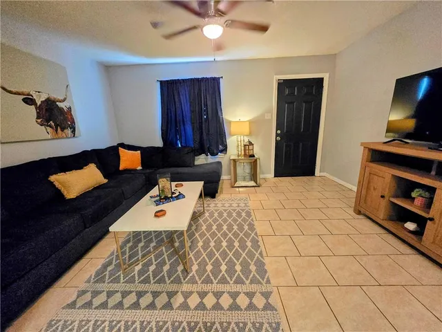 $1,100 | 1924 Tusa Drive, Unit A, Violet, LA 70092