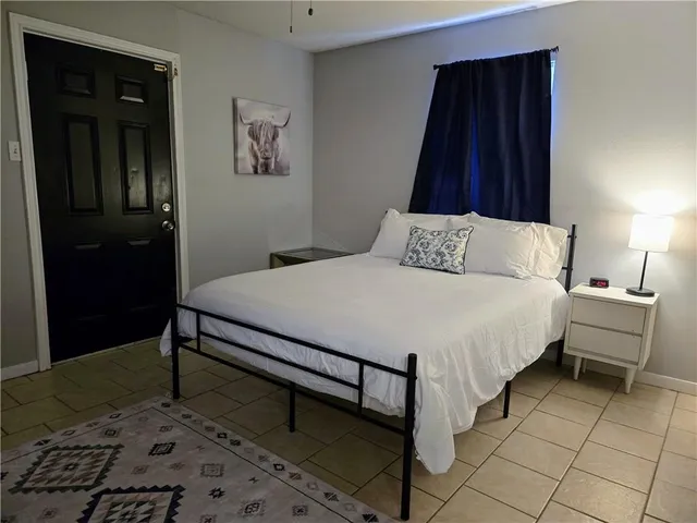 $1,100 | 1924 Tusa Drive, Unit A, Violet, LA 70092