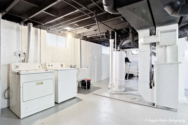 a view of utility room