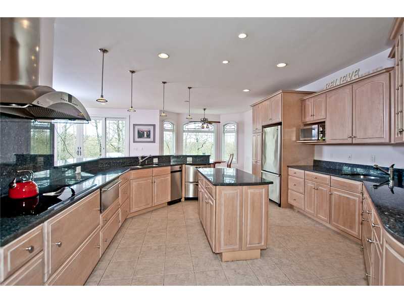 69 Ocean Ridge Drive Charlestown, RI 02813 - Photo 4 of 23 Kitchen.
