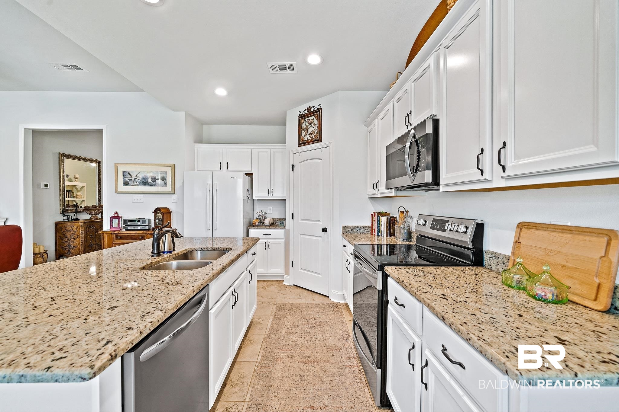 1379 Surrey Loop Foley, AL 36535 - Photo 4 of 36 Kitchen