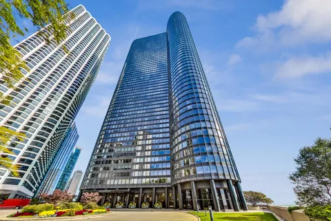 $424,000 | 155 North Harbor Drive, Unit 2404, Chicago, IL 60601