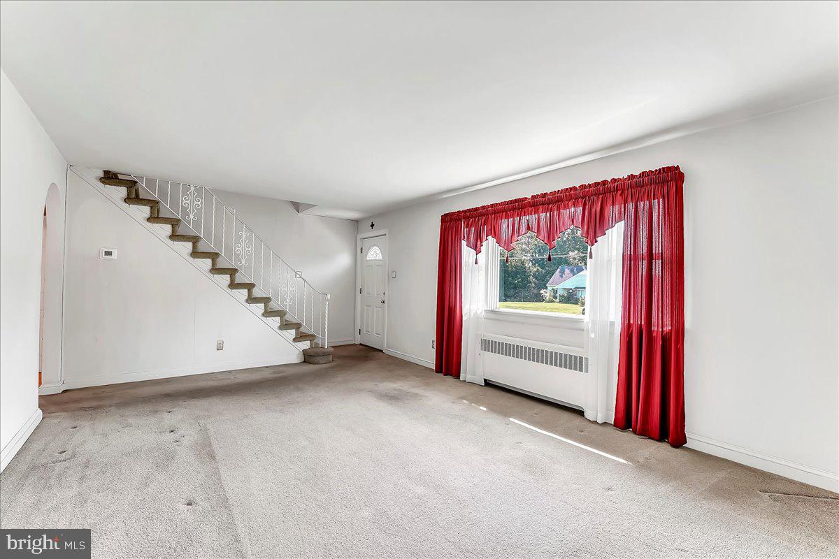 1541 Overhill Road West Chester, PA 19382 - Photo 4 of 31 Bright & Sunny Living Here