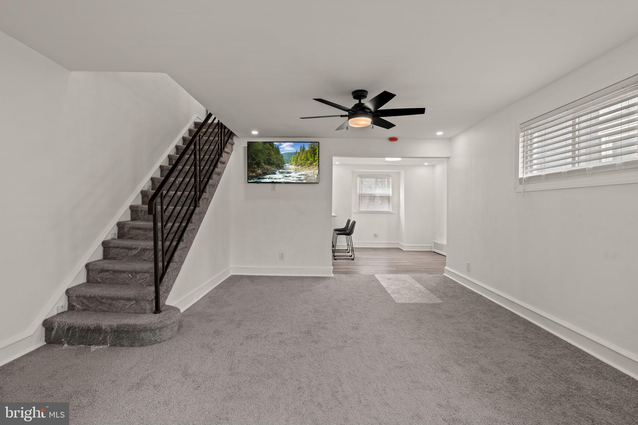 826 Rundale Avenue Yeadon, PA 19050 - Photo 3 of 19 LIVING ROOM