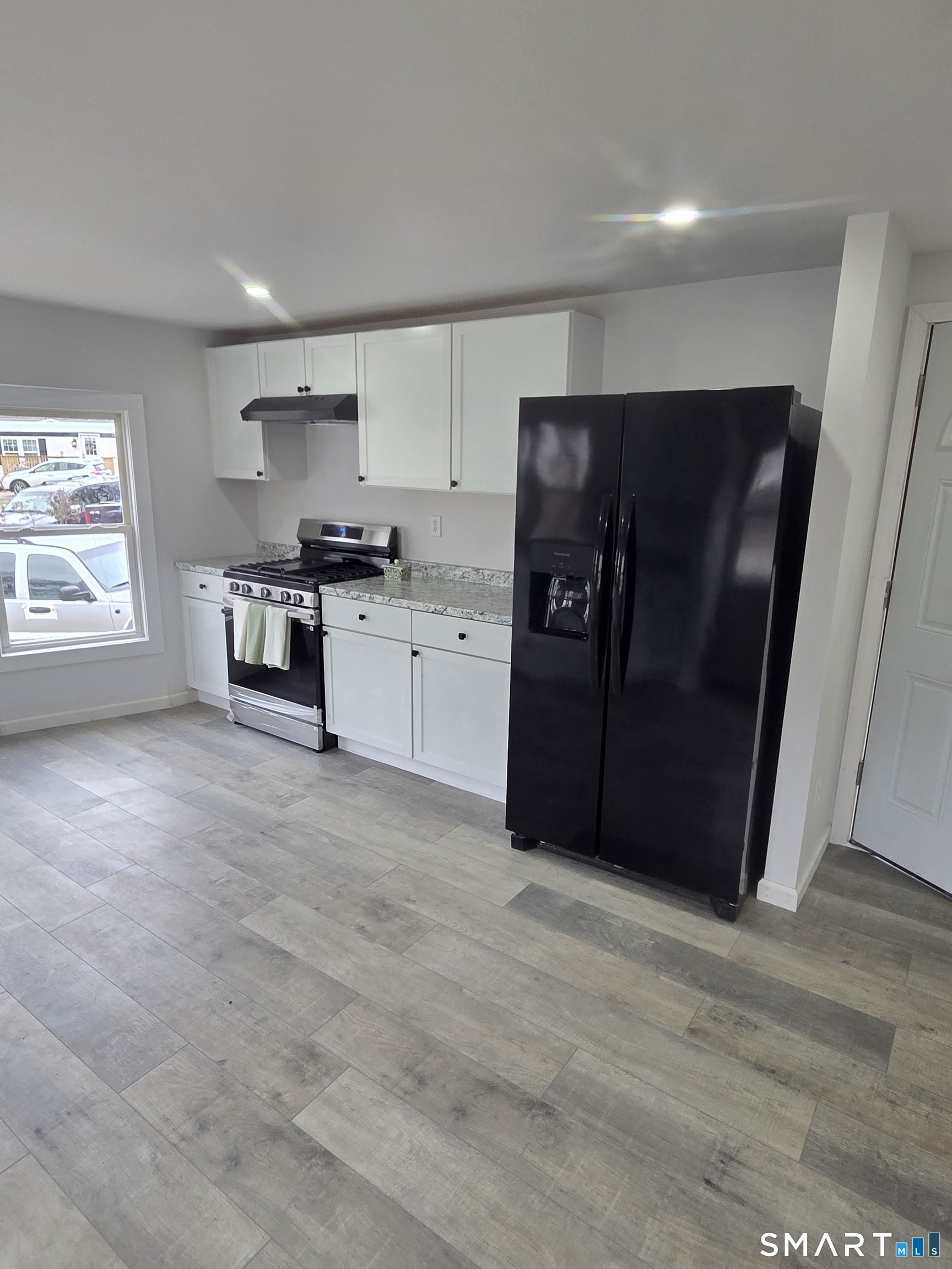 303 Mohegan Park Road Norwich, CT 06360 - Photo 7 of 11