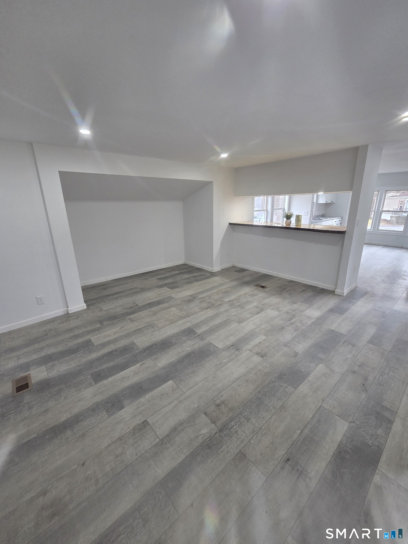 303 Mohegan Park Road Norwich, CT 06360 - Photo 8 of 11