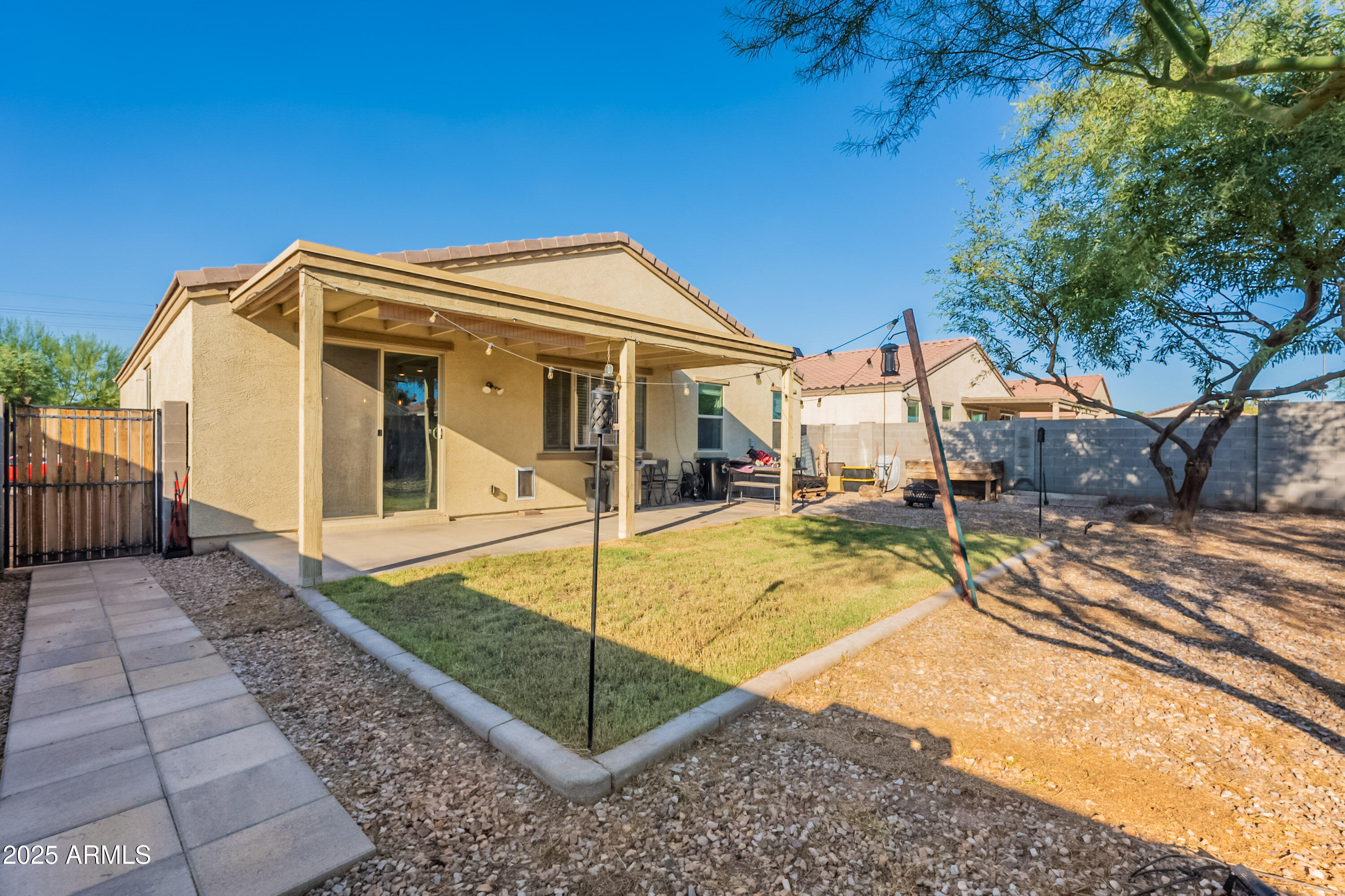 1813 Grenadine Road Phoenix, AZ 85040 - Photo 30 of 33 a view of a house with entertaining space