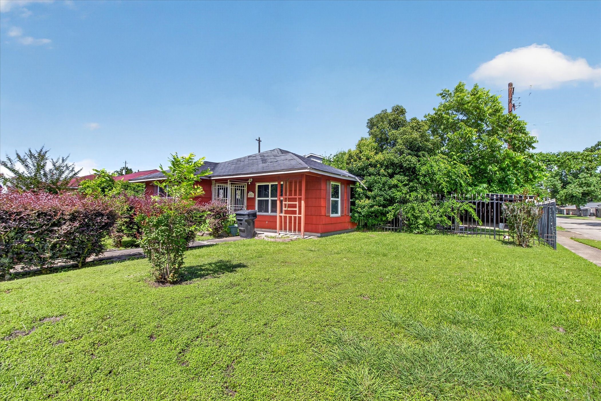 6702 Tierwester Street Houston, TX 77021 - Photo 4 of 36