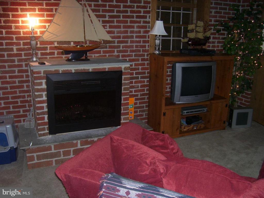558 Mt Gretna Road Elizabethtown, PA 17022 - Photo 5 of 9 Gallery Image 5