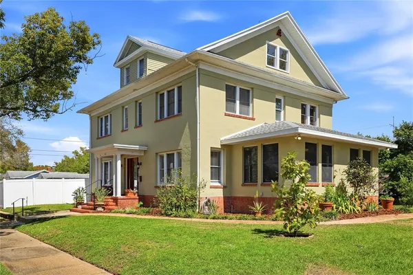 $1,189,000 | 241 72nd Street North, St. Petersburg, FL 33710