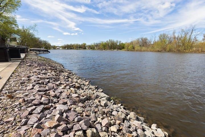 531 East Milwaukee Fort Fort Atkinson, WI 53538 - Photo 26 of 32