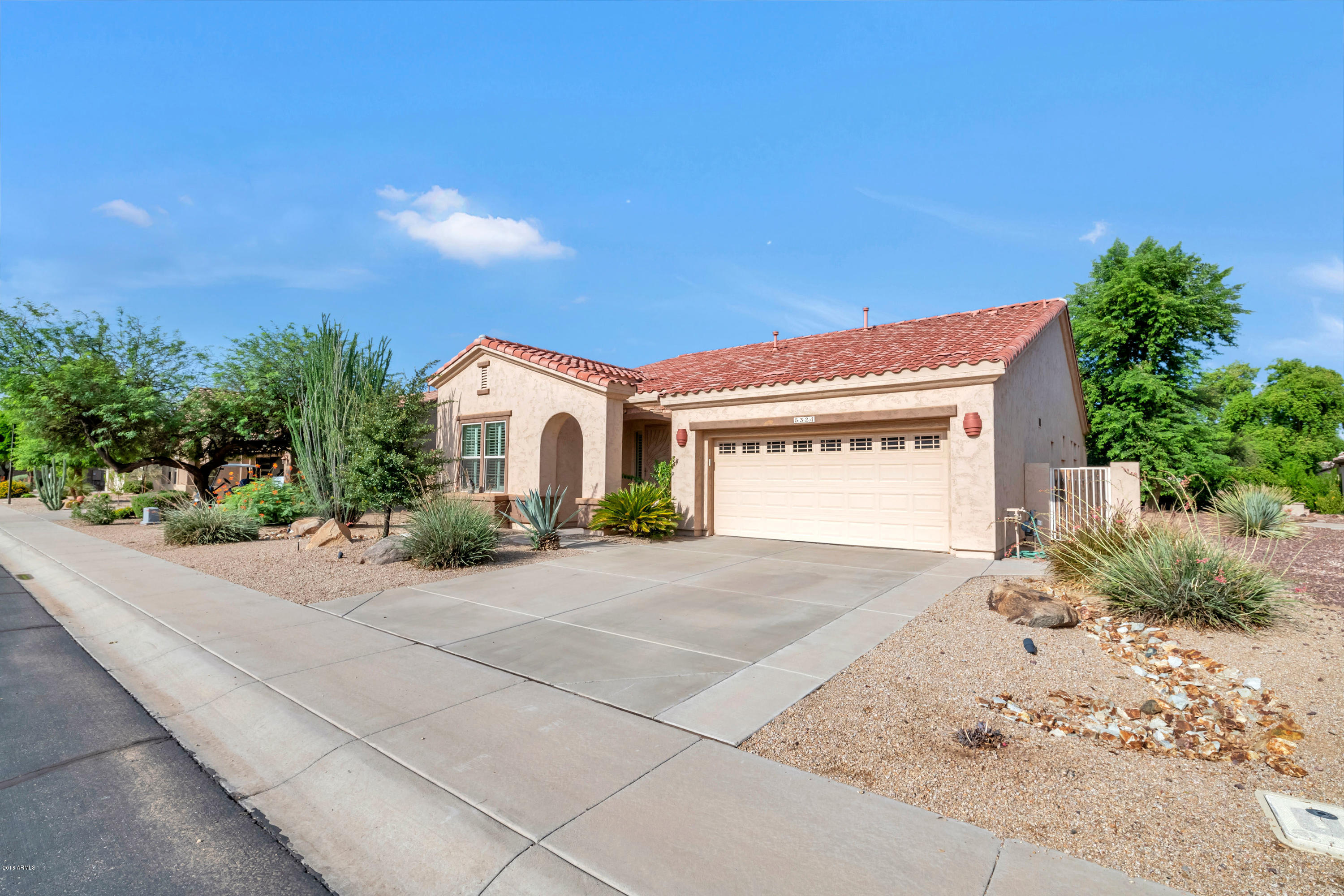 5324 South Ranger Trail Gilbert, AZ 85298 - Photo 4 of 46 5324 S Ra-005-21-DLB 3488-MLS_Size