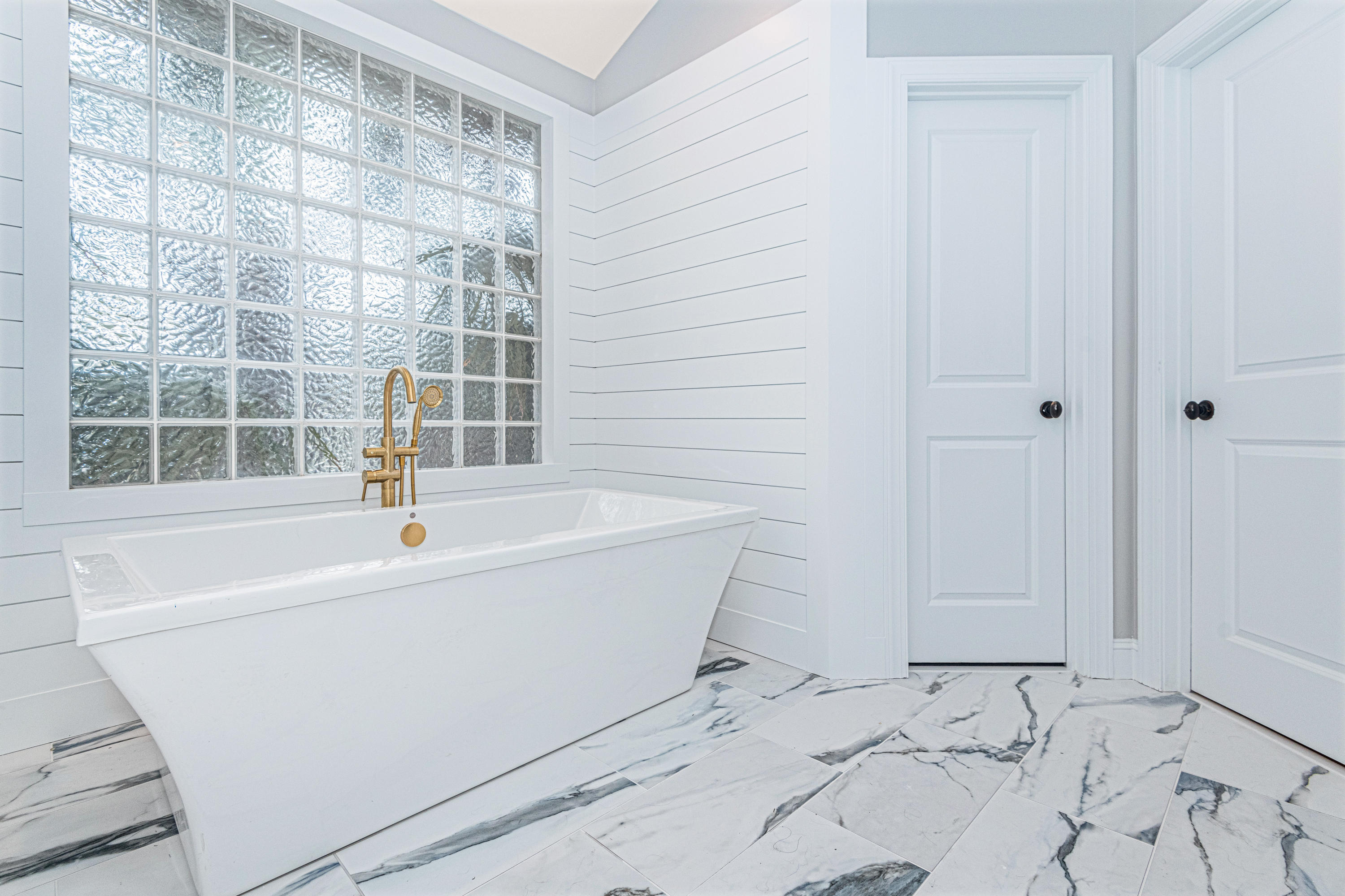1368 Old Brickyard Road Mount Pleasant, SC 29466 - Photo 26 of 62 Newly renovated Master Bath