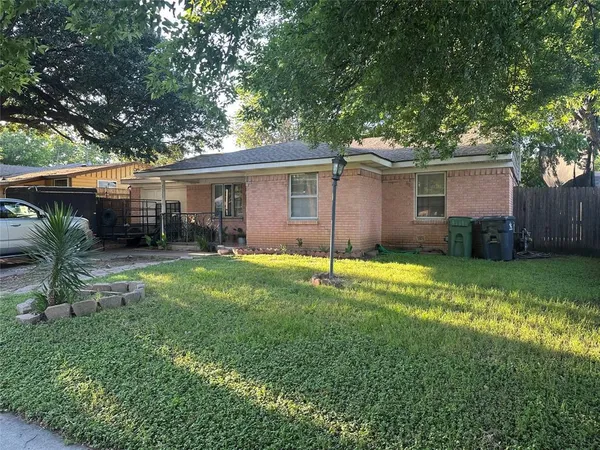 $250,000 | 2133 Greenway Street, Arlington, TX 76010