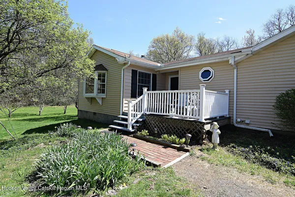 $899,000 | 32 Old Rte 199, Red Hook, NY 12571