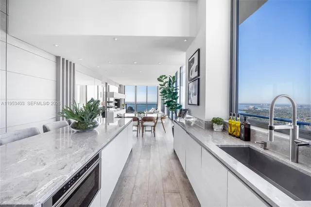 $3,900,000 | 1300 South Miami Avenue, Unit UPH4, Miami, FL 33130