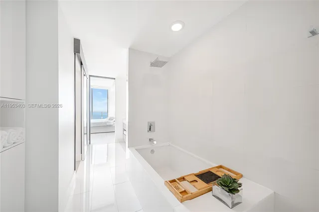 $3,900,000 | 1300 South Miami Avenue, Unit UPH4, Miami, FL 33130