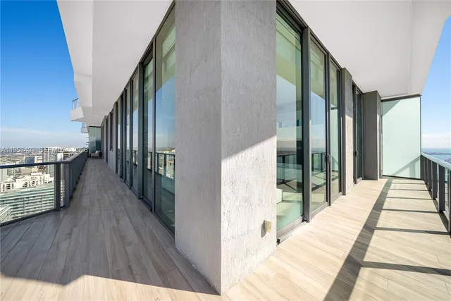 $3,900,000 | 1300 South Miami Avenue, Unit UPH4, Miami, FL 33130