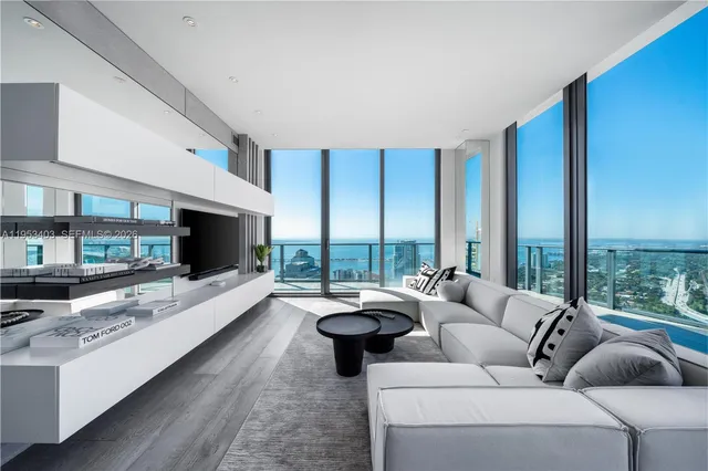 $3,900,000 | 1300 South Miami Avenue, Unit UPH4, Miami, FL 33130