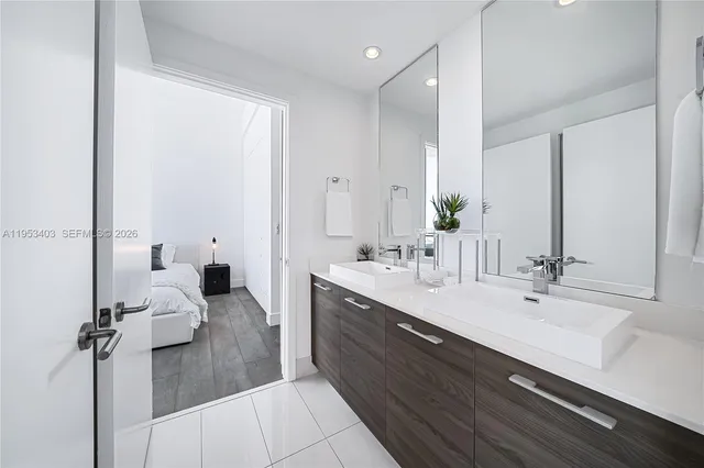 $3,900,000 | 1300 South Miami Avenue, Unit UPH4, Miami, FL 33130