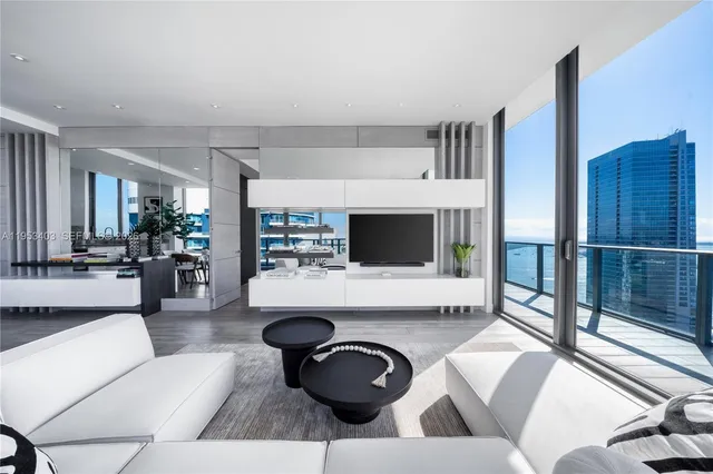 $3,900,000 | 1300 South Miami Avenue, Unit UPH4, Miami, FL 33130