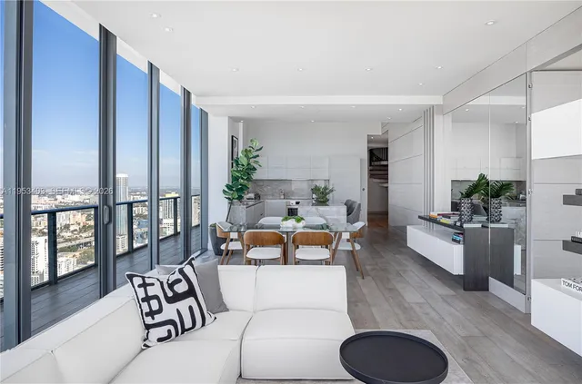 $3,900,000 | 1300 South Miami Avenue, Unit UPH4, Miami, FL 33130