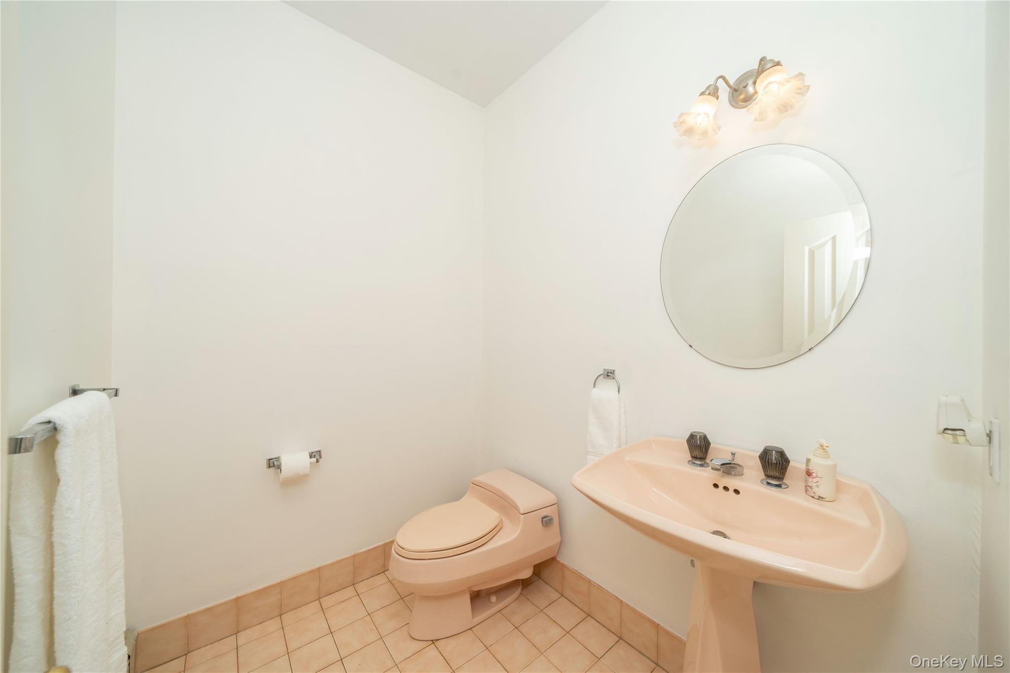 1 Ridge Court Carmel, NY 10512 - Photo 13 of 24 Powder room and laundry room on the main floor.