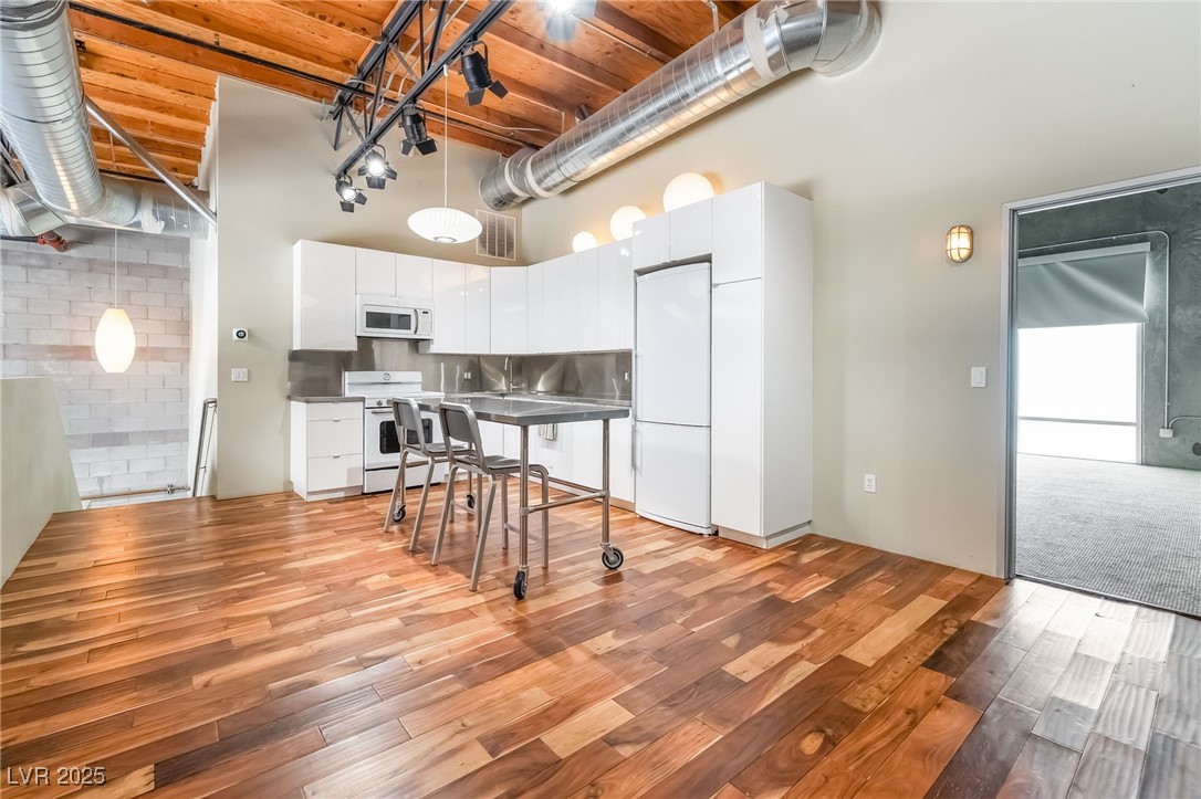 4040 East Post Road, Unit F4 Las Vegas, NV 89120 - Photo 13 of 22