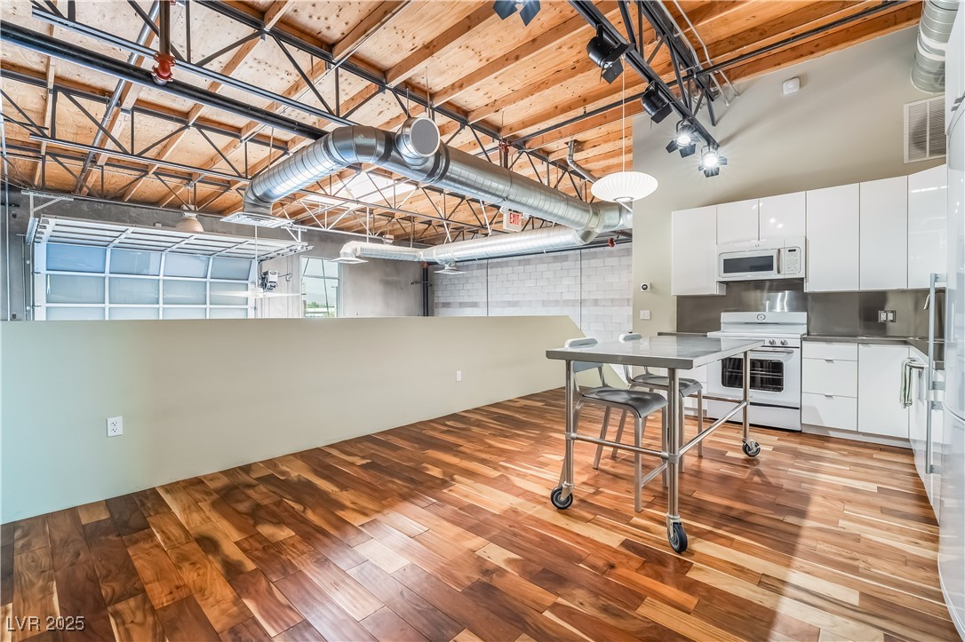 4040 East Post Road, Unit F4 Las Vegas, NV 89120 - Photo 14 of 22