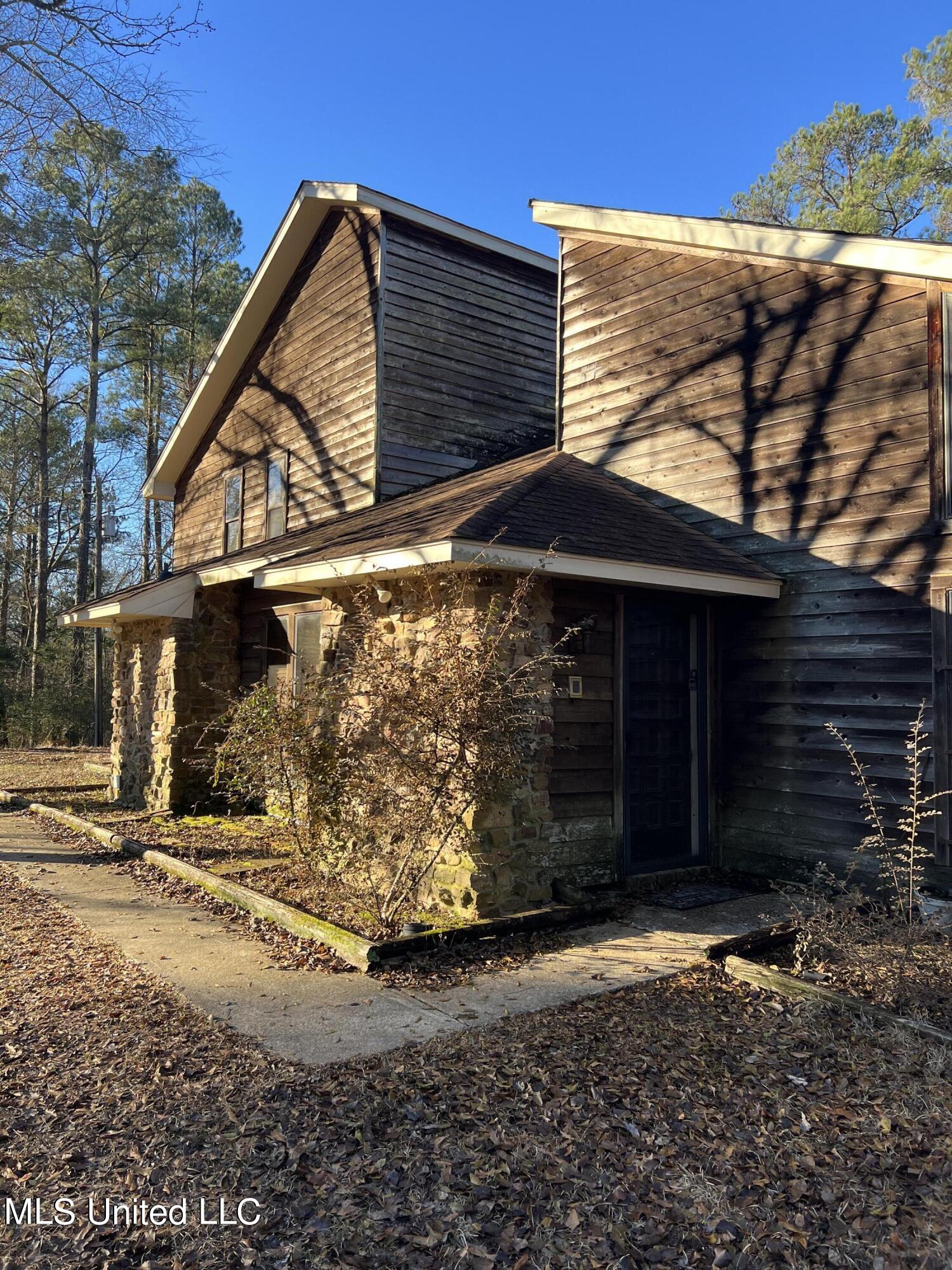 2535 Maddox Road Jackson, MS 39209 - Photo 3 of 7 IMG_3310