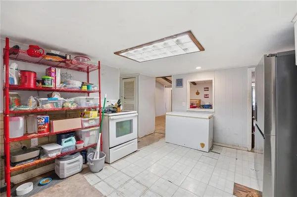 $90,000 | 328 West Walnut Avenue, Osawatomie, KS 66064