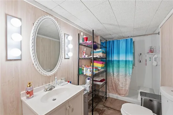 $90,000 | 328 West Walnut Avenue, Osawatomie, KS 66064