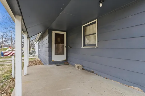 $90,000 | 328 West Walnut Avenue, Osawatomie, KS 66064