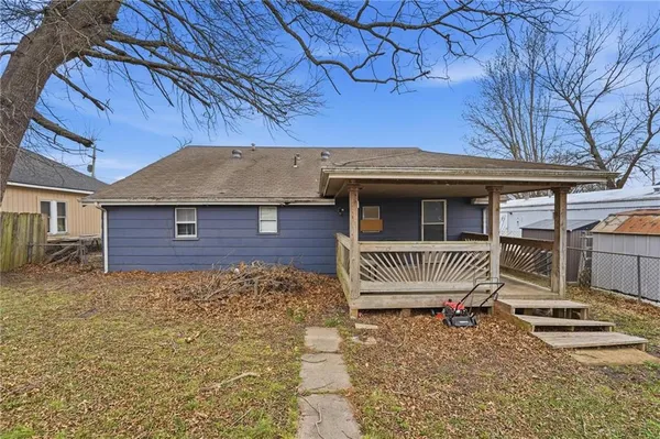 $90,000 | 328 West Walnut Avenue, Osawatomie, KS 66064