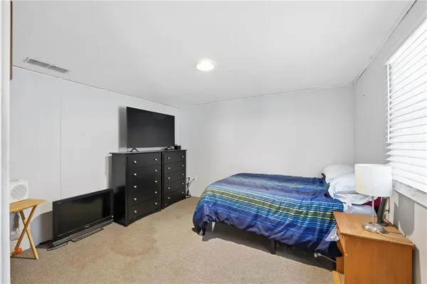 $90,000 | 328 West Walnut Avenue, Osawatomie, KS 66064