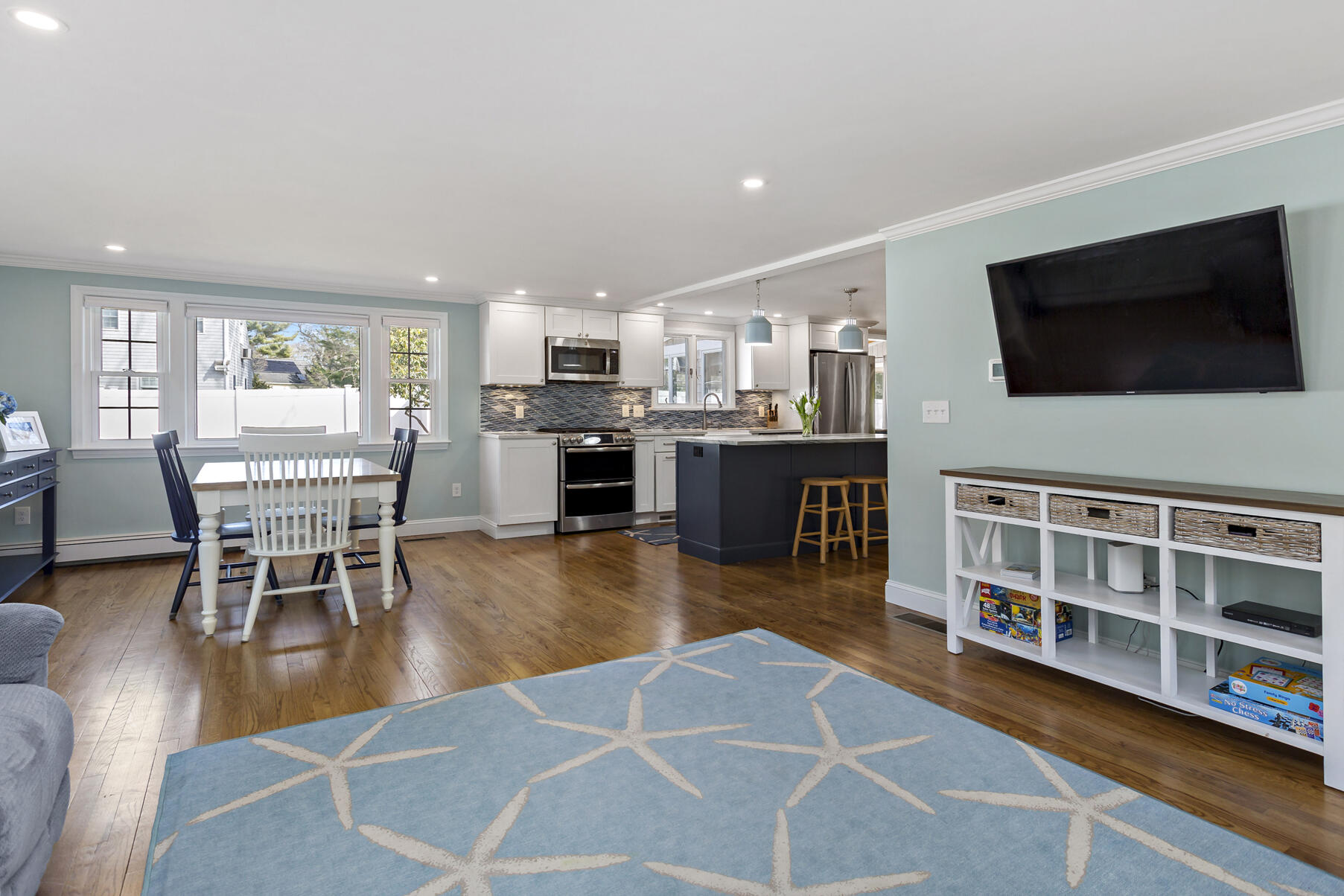 50 Deerfield Road Osterville, MA 02655 - Photo 5 of 32 Living Room