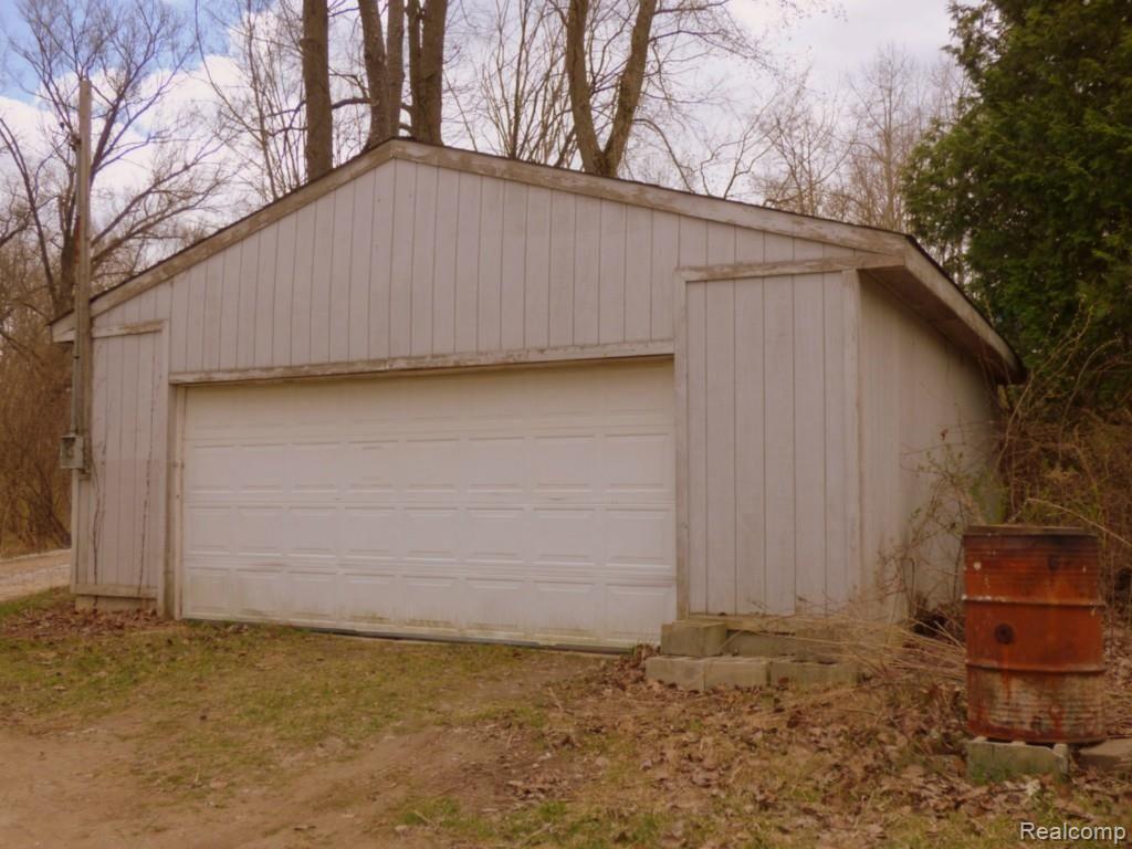 13828 Ridgemont Lane Gregory, MI 48137 - Photo 22 of 22 22 2 CAR GARAGE.jpg