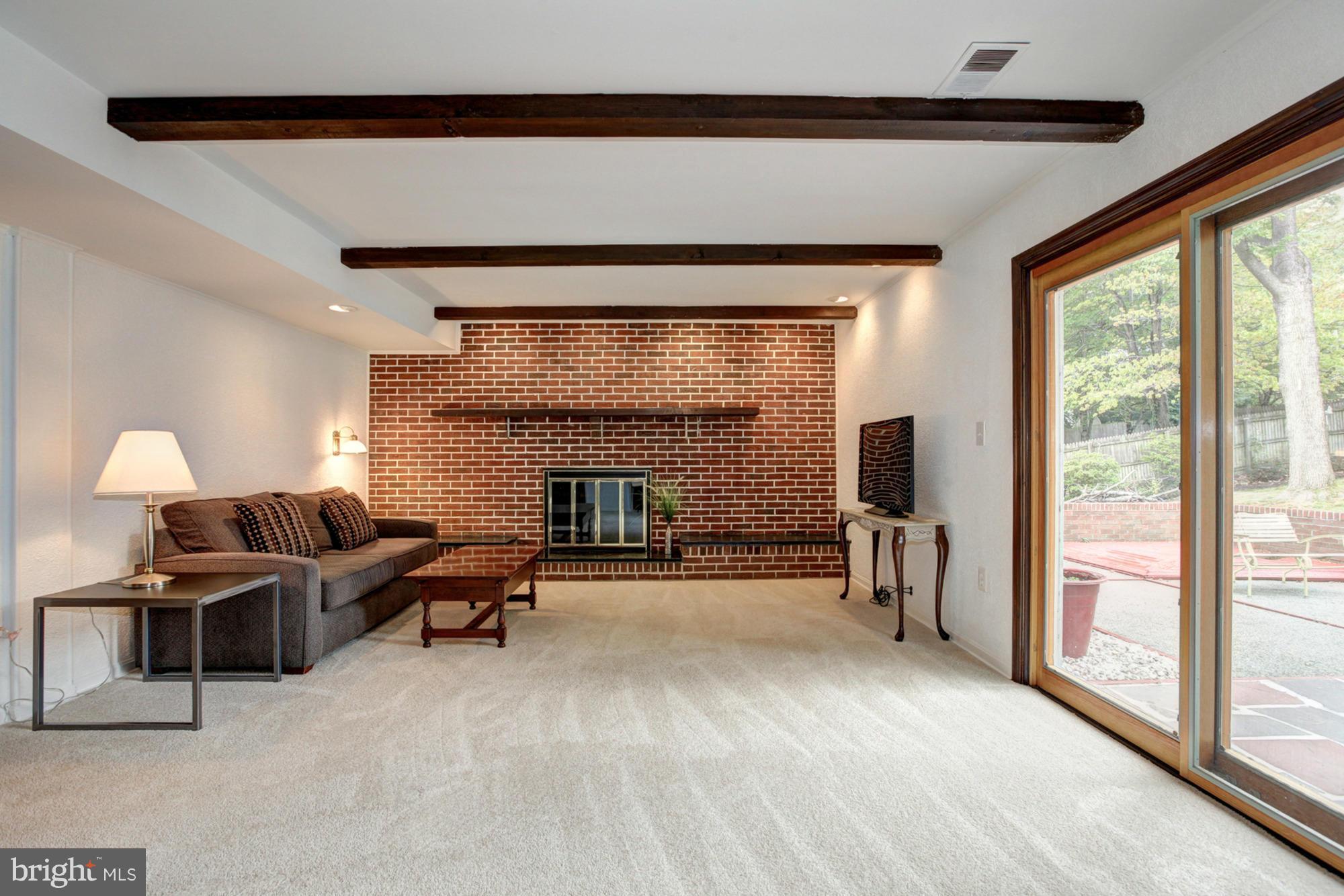 15204 Middlegate Road Silver Spring, MD 20905 - Photo 13 of 30 Family Room