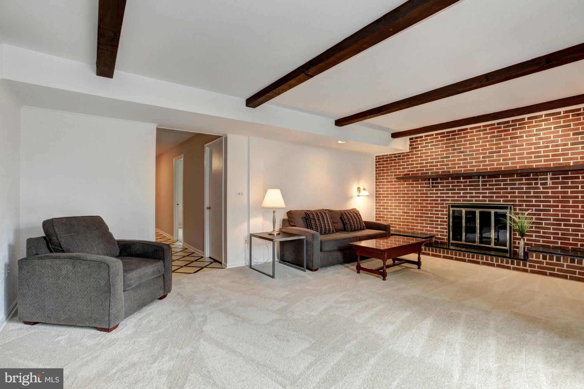 15204 Middlegate Road Silver Spring, MD 20905 - Photo 15 of 30 Family Room