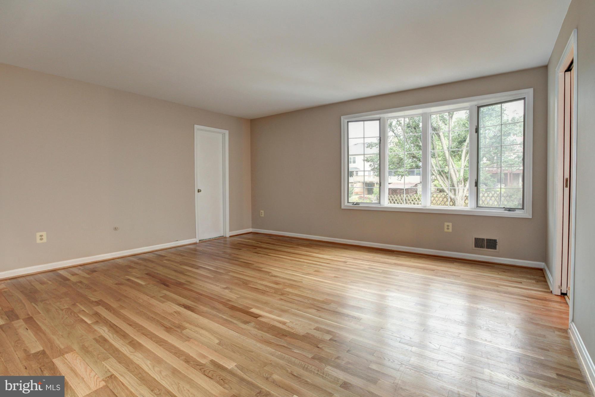 15204 Middlegate Road Silver Spring, MD 20905 - Photo 20 of 30 Bedroom (Master)