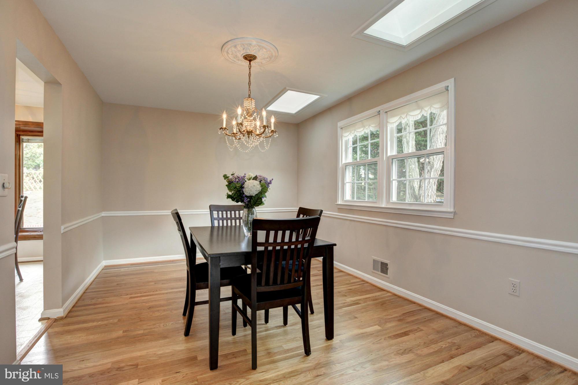 15204 Middlegate Road Silver Spring, MD 20905 - Photo 5 of 30 Dining Room