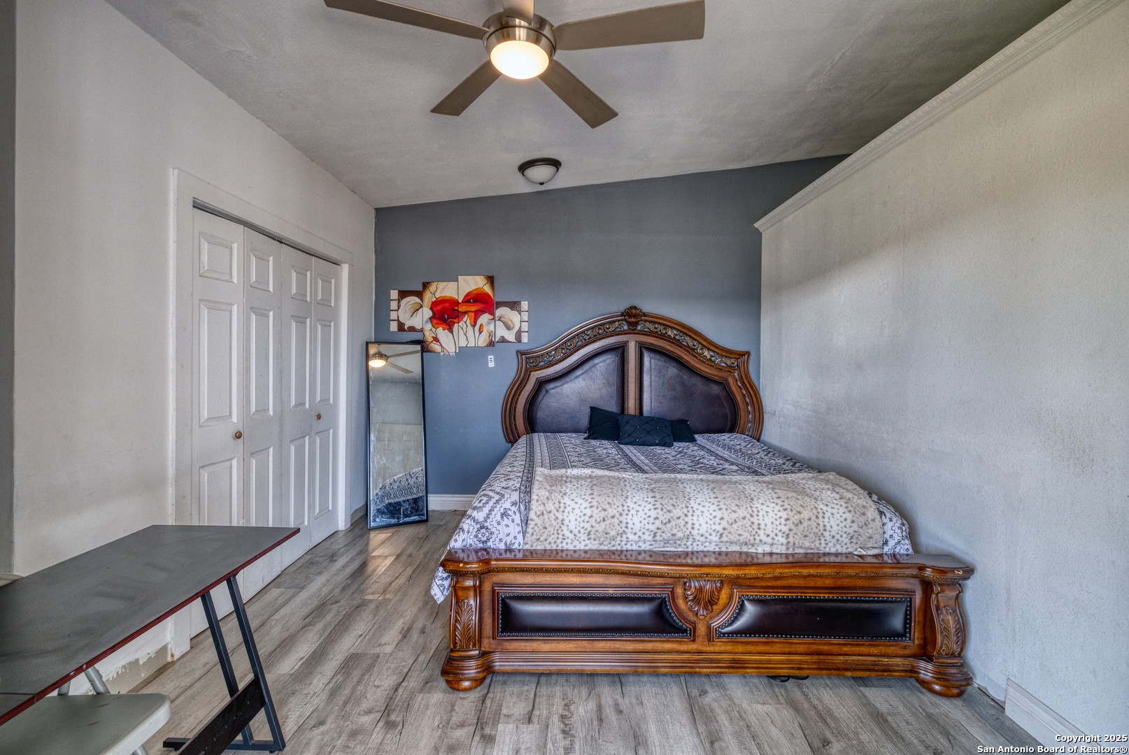 152 John Ayers Road Carrizo Springs, TX 78834 - Photo 8 of 14 a living room with furniture