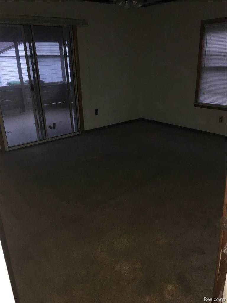 23725 Superior Road Taylor, MI 48180 - Photo 9 of 16 IMG_4918.JPG